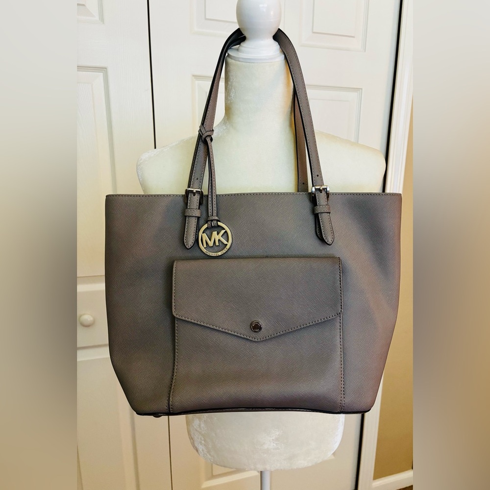 Michael Kors Jet Set Large Saffrino Leather Tote Bag